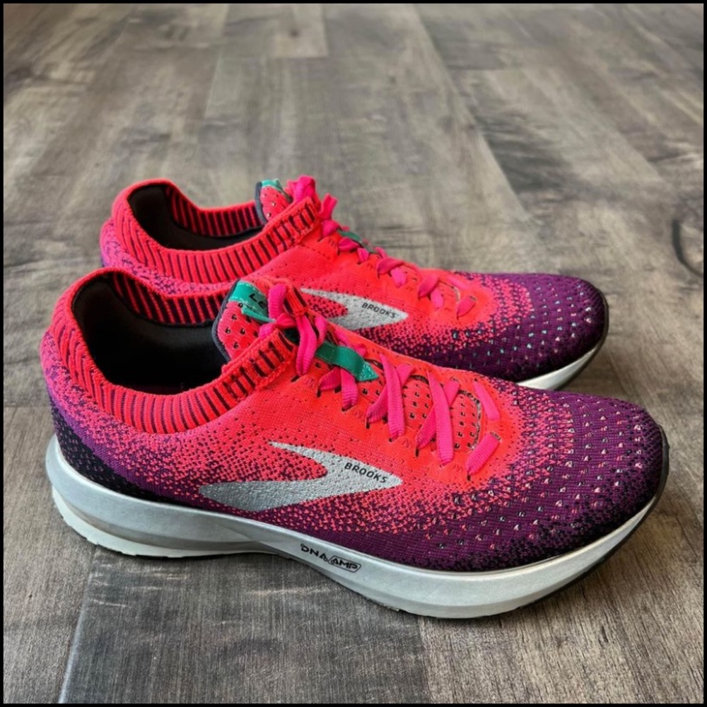 Women’s brooks running shoes size 6.5